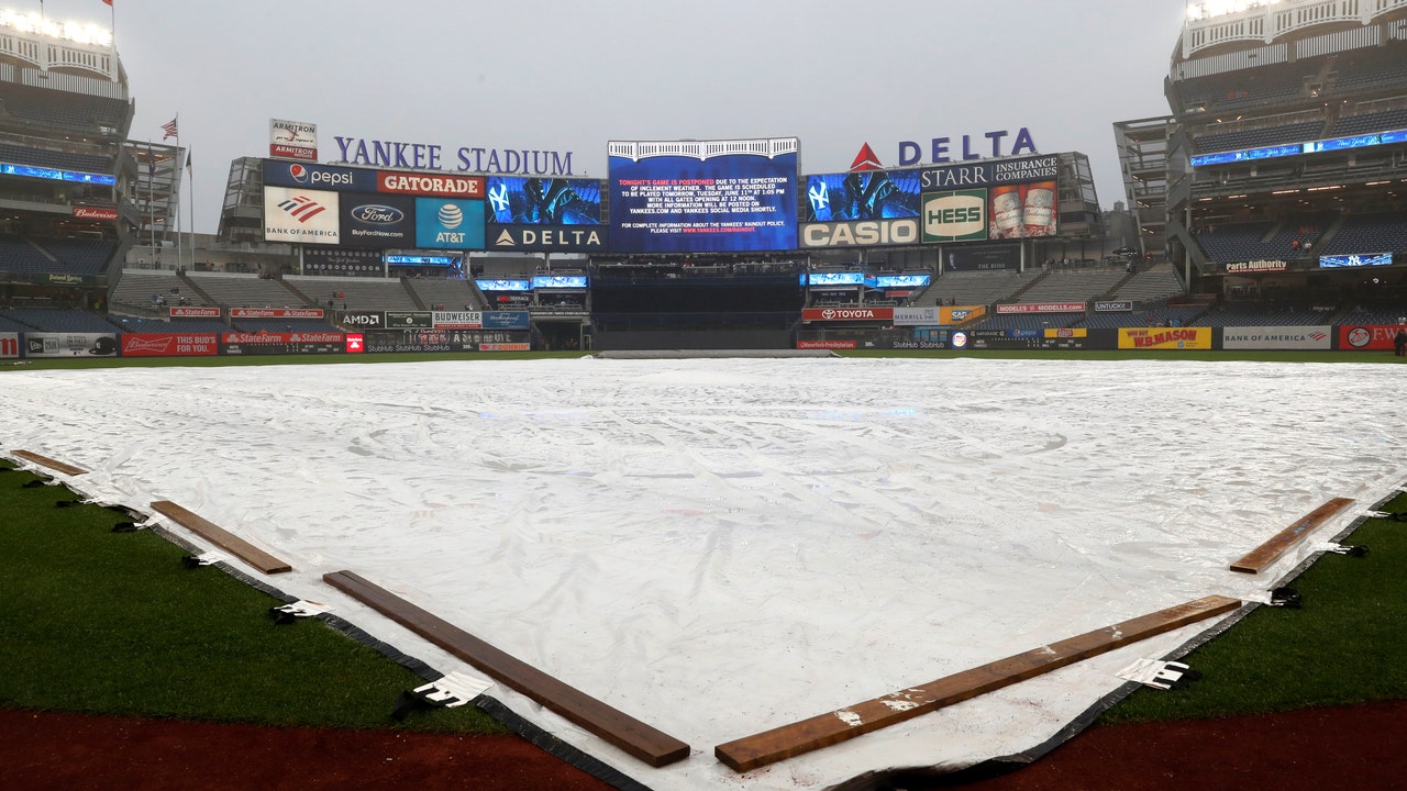 Mets-Yankees game postponed by rain; split DH on Tuesday